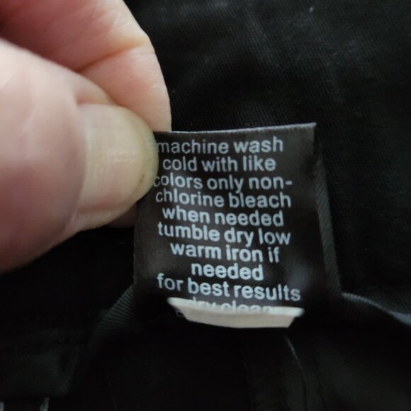 The LIMITED Ladies Cuffed Flat Front Shorts CASSIDY FIT Inseam 5” Black Size 14 - Picture 8 of 8